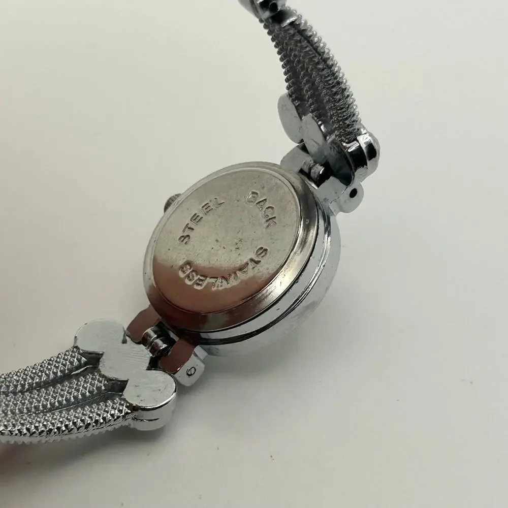 Cruise Club Silver-tone Women’s Fashion Watch Working New Battery